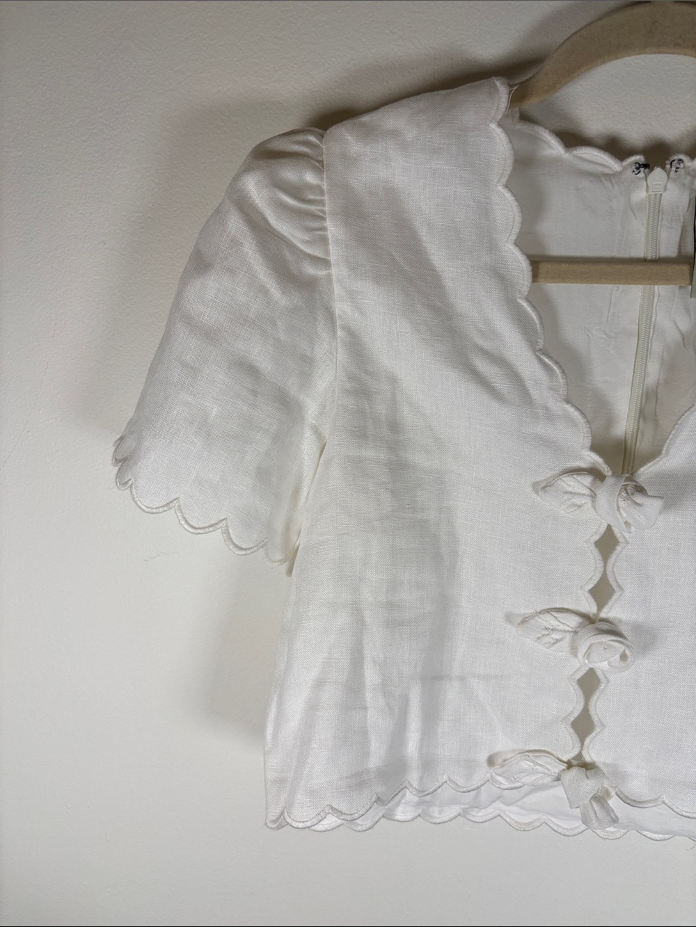 FARM Rio Roses Scallop Linen Crop Top – White – Size XS – NEW - Picture 11 of 13